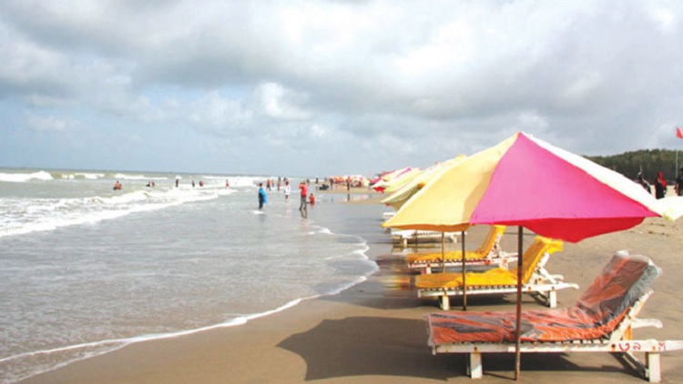 কক্সবাজারে আঘাত হানতে পারে ঘূর্ণিঝড় ‘অশনি’