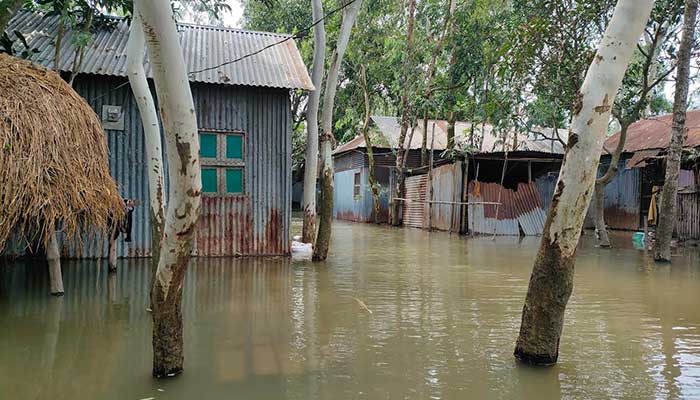 নেত্রকোনায় দুই নদীর পানি এখনো বিপৎসীমার ওপরে