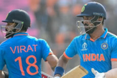 ৫৪ রান করে কোহলিও আউট, চাপে ভারত
