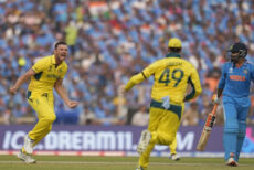 ফাইনালে ভারতের সংগ্রহ ২৪০ রান
