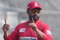 বিপিএলের ট্রফি উন্মোচনে উপস্থিত না থাকায় তামিমের দুঃখপ্রকাশ