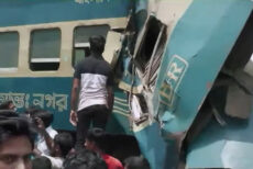 গাজীপুরে কমিউটার ট্রেনের সঙ্গে মালবাহী ট্রেনের সংঘর্ষ, আহত অর্ধশতাধিক