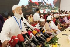 দেশের পুঁজিবাজারে ধস: বিনিয়োগকারীদের বিক্ষোভ