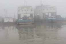ঘন কুয়াশায় বন্ধ পাটুরিয়া-দৌলতদিয়ায় ফেরি চলাচল