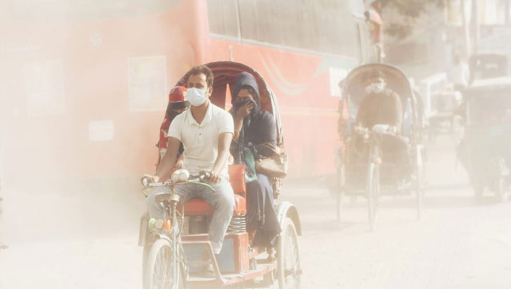 বিশ্বের দূষিত শহরের তালিকায় শীর্ষে ঢাকা