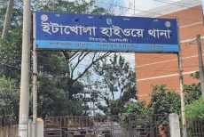 নরসিংদীতে ত্রিমুখী সংঘর্ষে আহত ৬৩