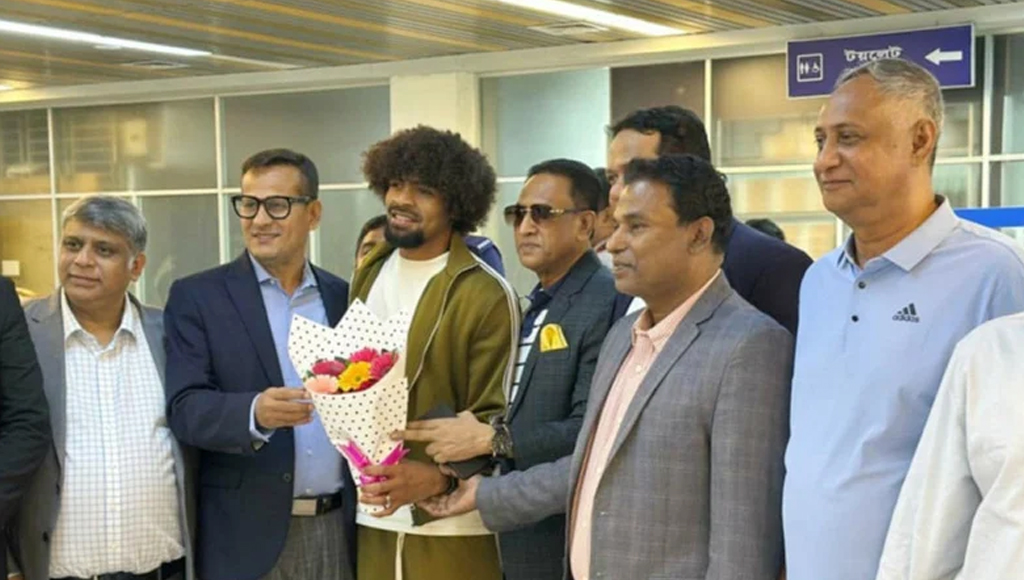 বাংলাদেশে আসলেন তারকা খেলোয়াড় হামজা, সিলেটে উচ্ছ্বাস