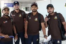 ব্যর্থতার গ্লানি নিয়ে দেশে ফিরল টাইগাররা