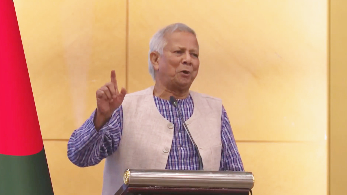 রাজনৈতিক দলের সঙ্গে বৈঠকে প্রধান উপদেষ্টা