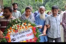 নুহাশপল্লীতে স্ত্রী-পুত্র ও ভক্তদের ভালোবাসায় সিক্ত হুমায়ূন আহমেদ